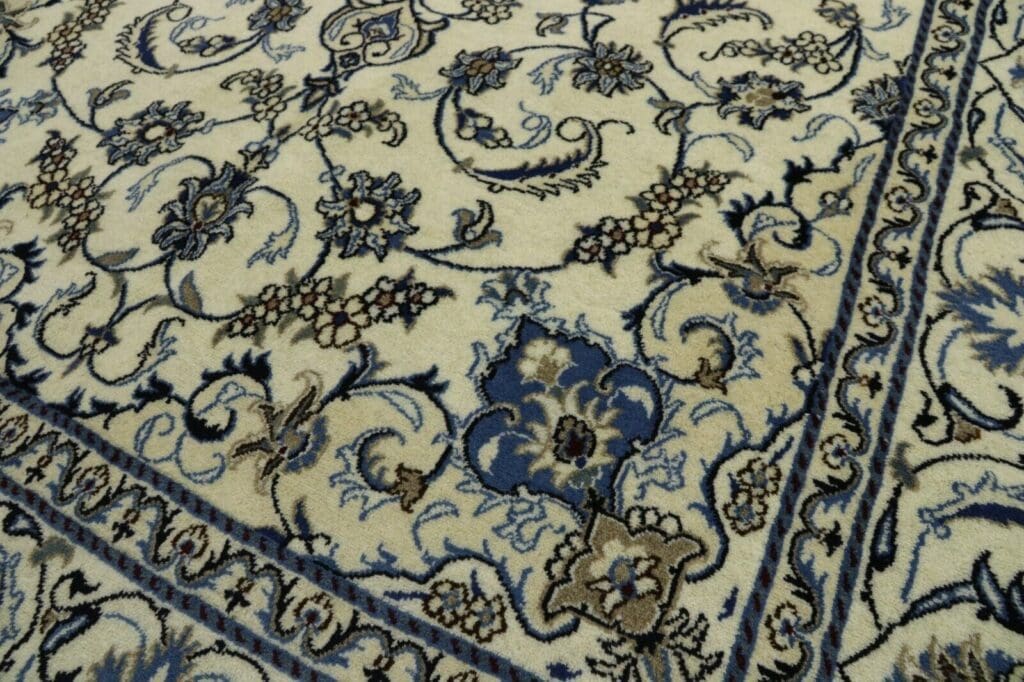 Persian Rug Nain 296 x 195 cm Wool Hand-knotted
