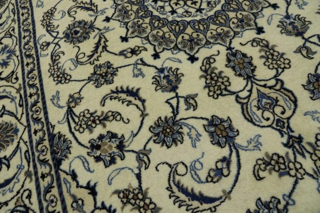 Persian Rug Nain 296 x 195 cm Wool Hand-knotted