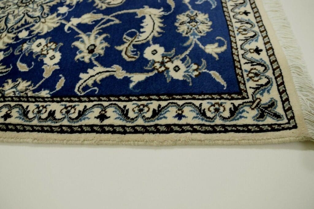 Persian Rug Nain 134 x 89 cm Wool Hand-knotted