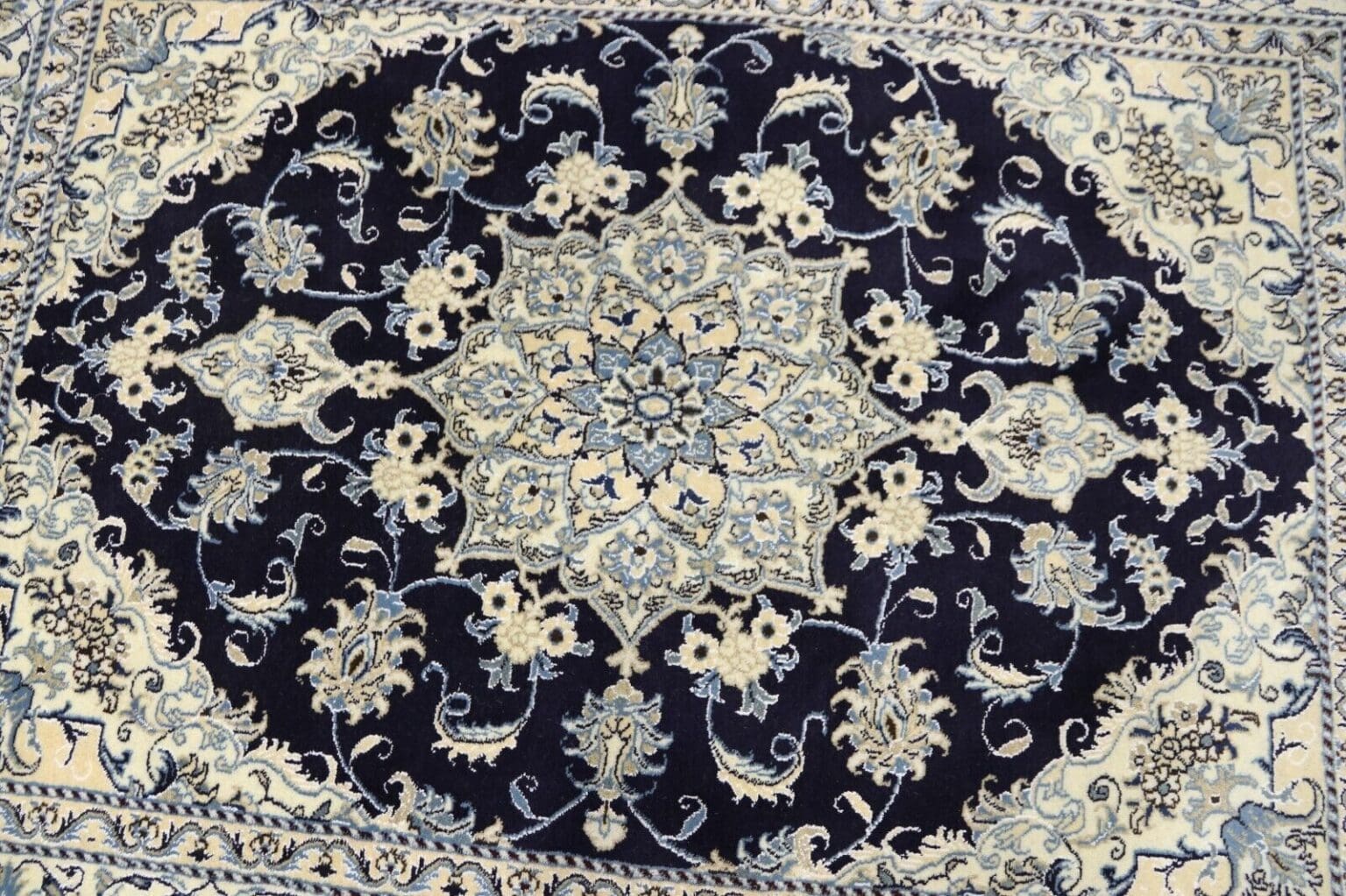 Oriental Rug Nain 198x146 cm Wool Hand-knotted