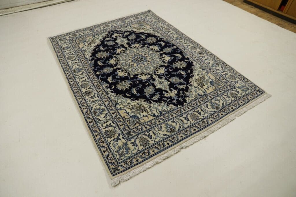 Oriental Rug Nain 198x146 cm Wool Hand-knotted