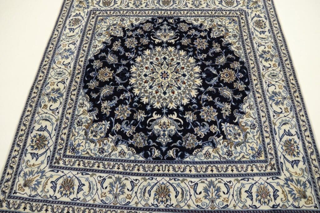 Persian Rug Nain 194 x 195 cm Wool Hand-knotted
