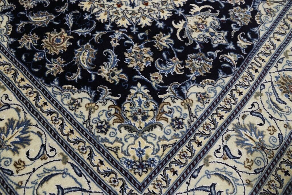 Persian Rug Nain 194 x 195 cm Wool Hand-knotted