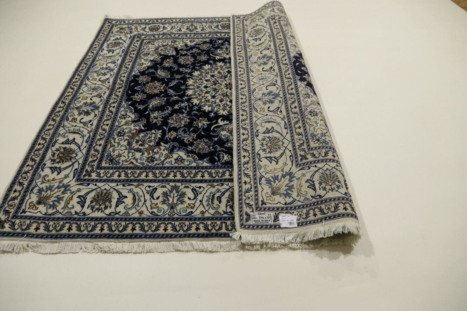 Persian Rug Nain 194 x 195 cm Wool Hand-knotted
