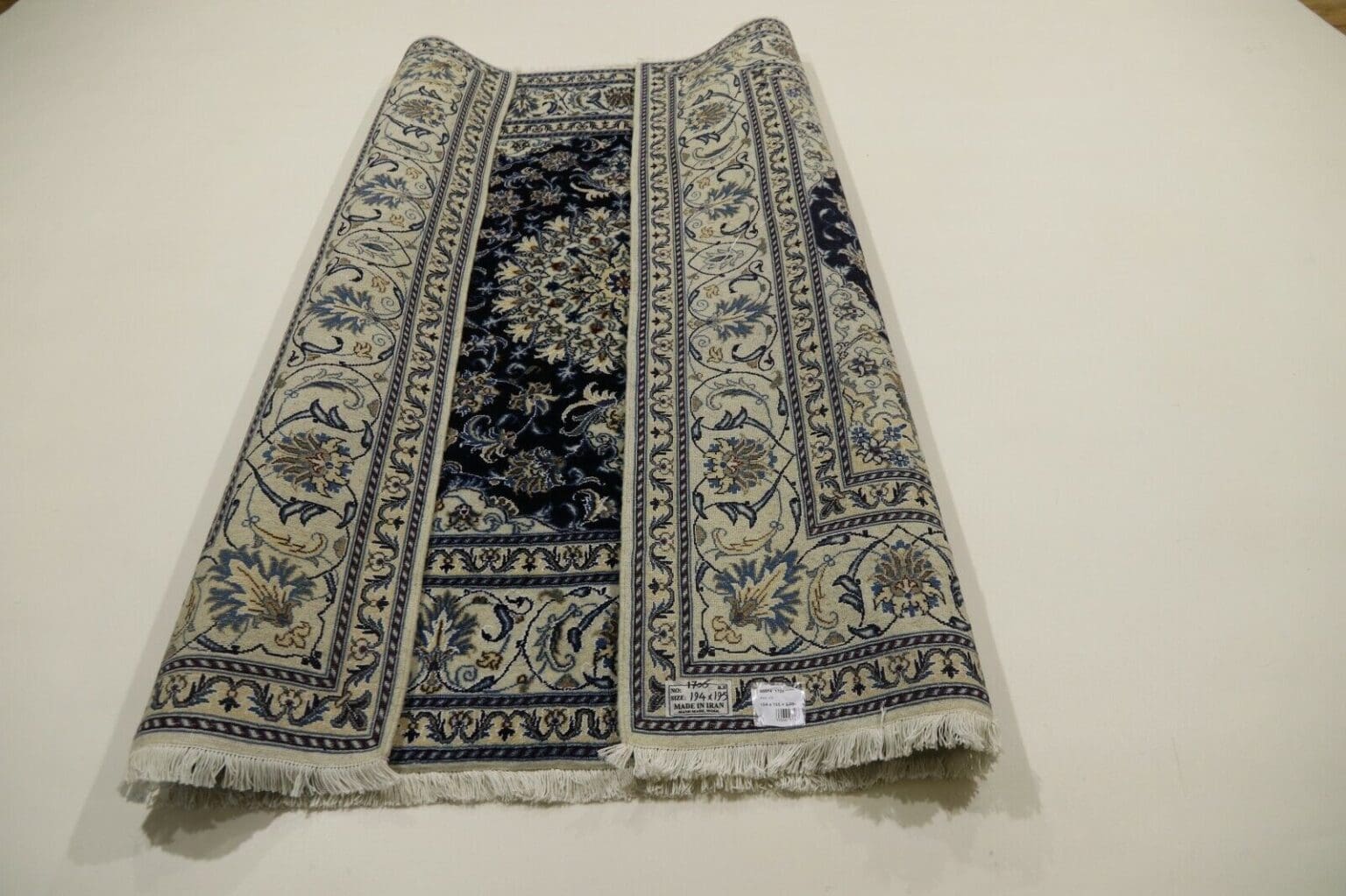 Persian Rug Nain 194 x 195 cm Wool Hand-knotted