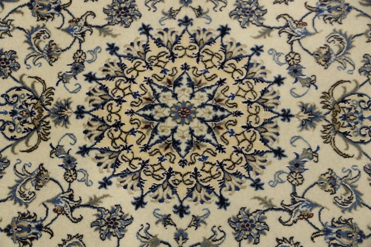 Persian Rug Nain 238 x 168 cm Wool Hand-knotted