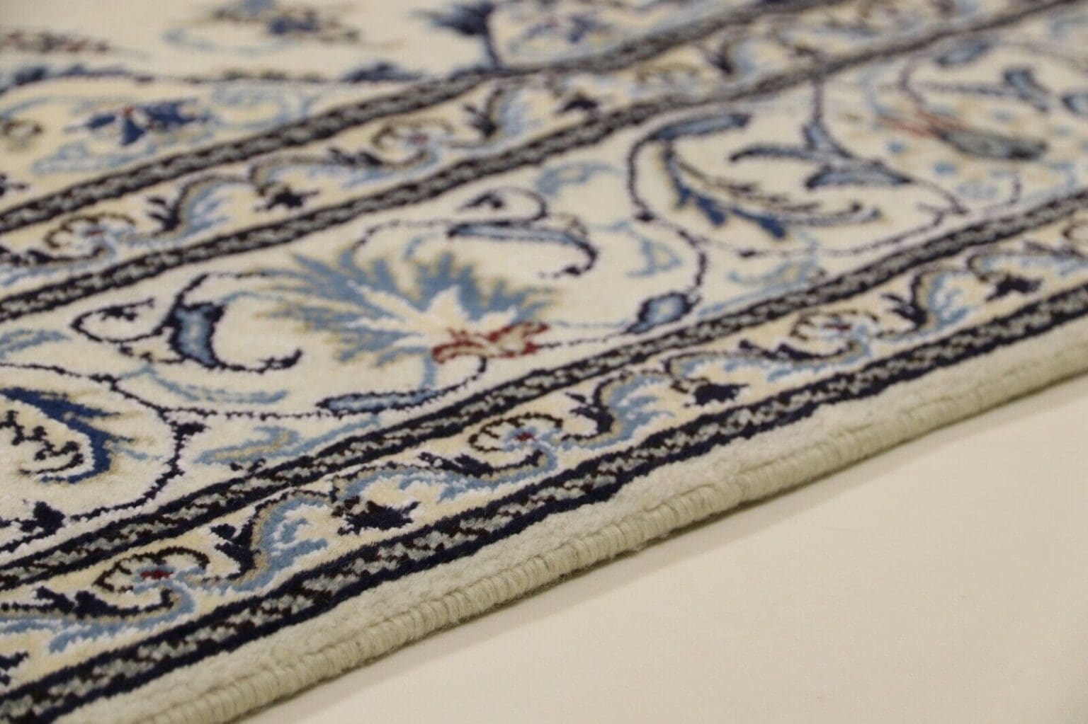 Persian Rug Nain 238 x 168 cm Wool Hand-knotted