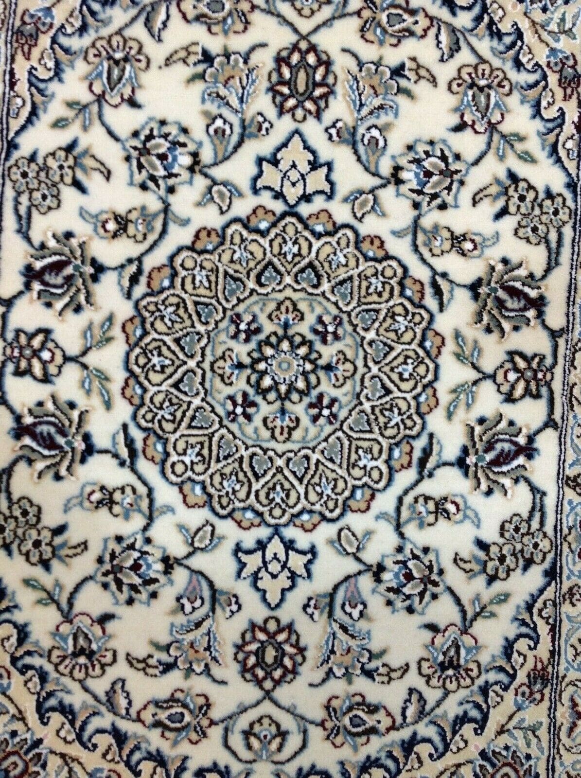 wunderschoner-orientteppich-super-nain-9-la-92-x-64-cm-ca-500000-1 Persian Rug Nain 92 x 64 cm Wool Hand-knotted