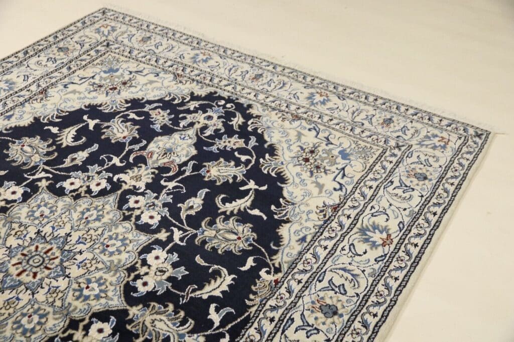 Persian Rug Nain 235 x 168 cm Wool Hand-knotted