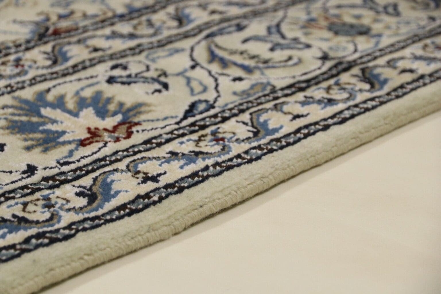 Persian Rug Nain 235 x 168 cm Wool Hand-knotted