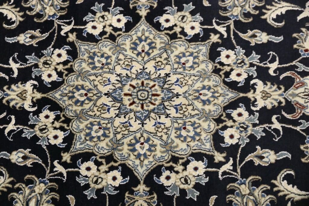 Persian Rug Nain 235 x 168 cm Wool Hand-knotted
