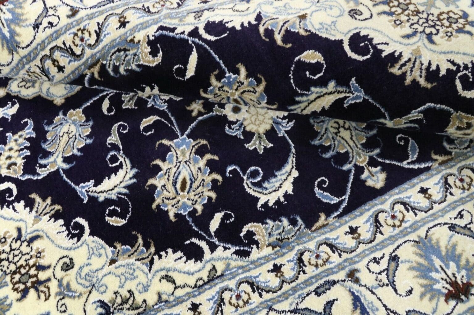 Persian Rug Nain 200 x 149 cm Wool Hand-knotted