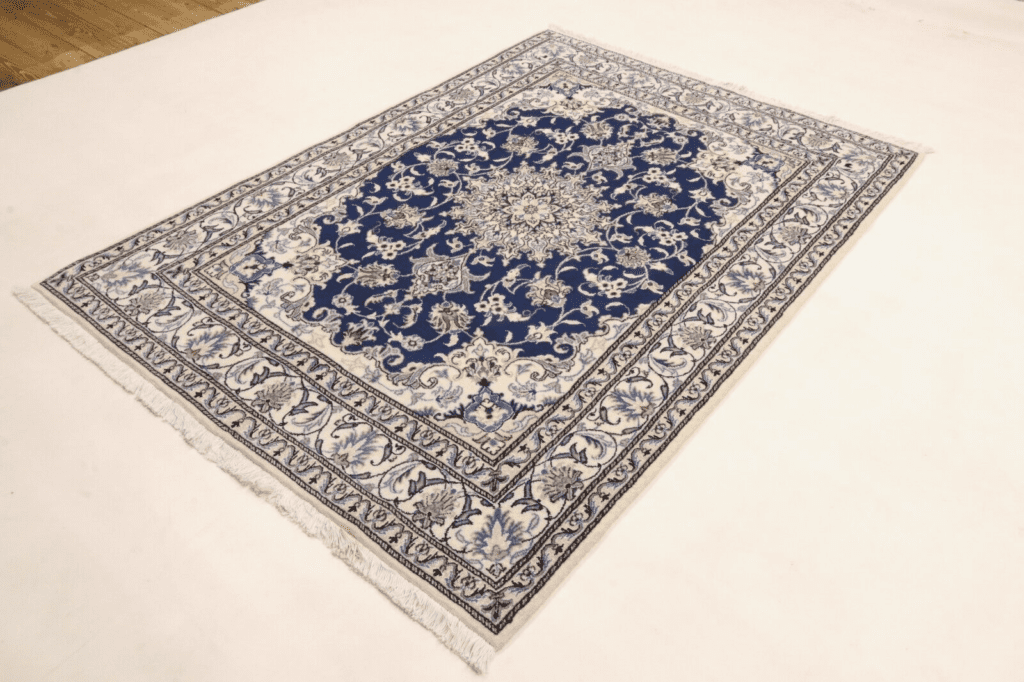 Persian Rug Nain 215 x 153 cm Wool Hand-knotted