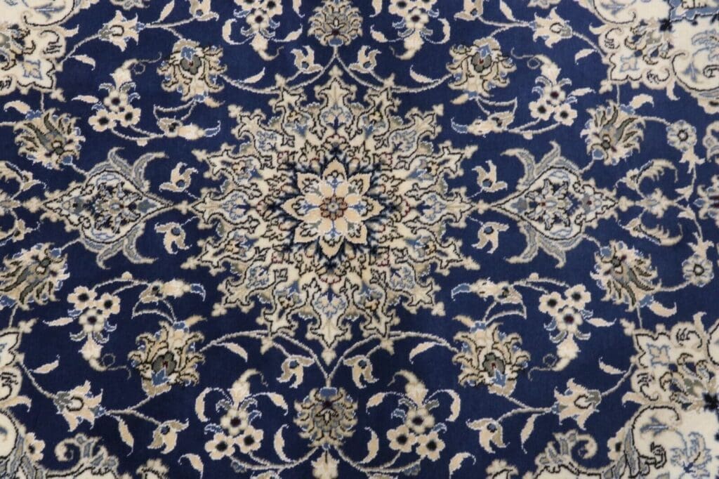Persian Rug Nain 215 x 153 cm Wool Hand-knotted