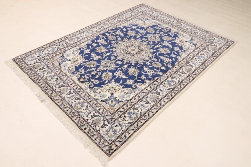 Persian Rug Nain 215 x 153 cm Wool Hand-knotted
