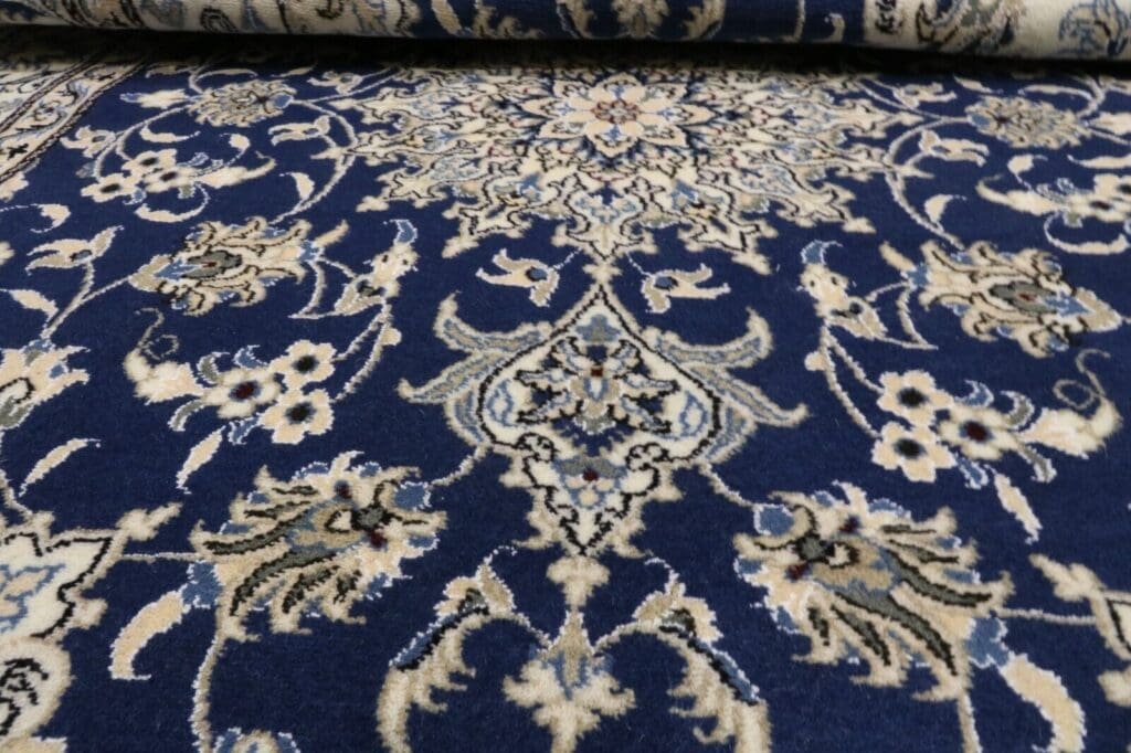 Persian Rug Nain 215 x 153 cm Wool Hand-knotted