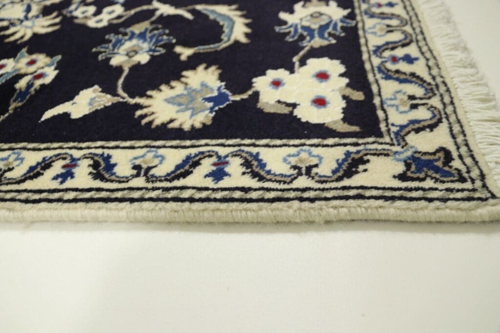 Persian Rug Nain 133 x 89 cm Wool Hand-knotted