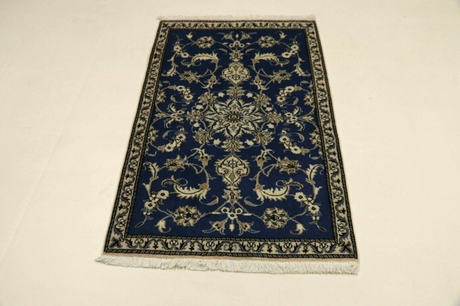 Persian Rug Nain 137 x 88 cm Wool Hand-knotted