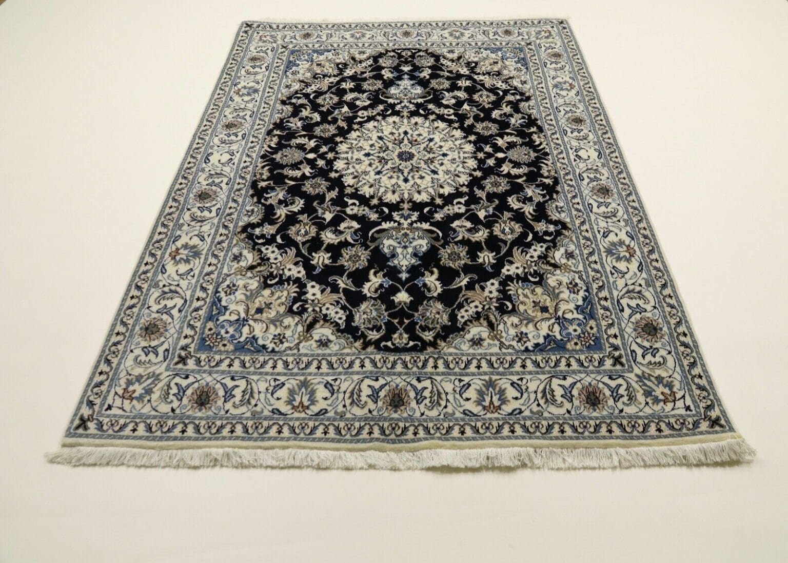 Persian Rug Nain 243 x 163 cm Wool Hand-knotted