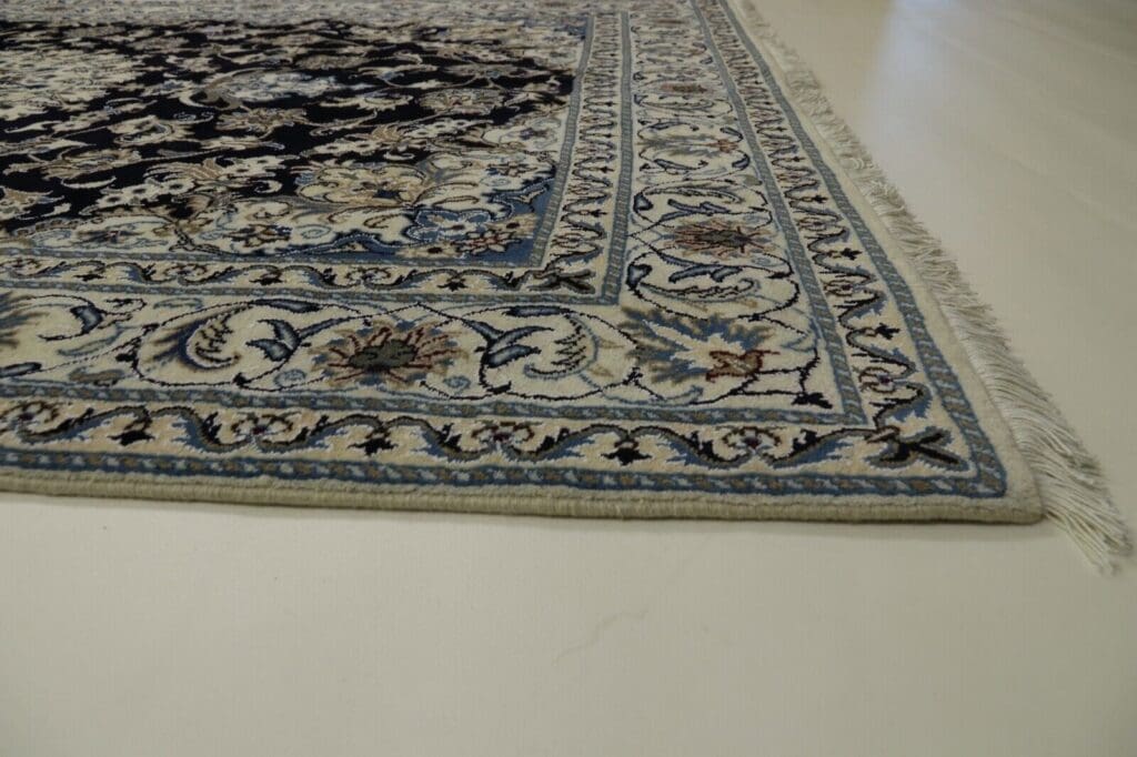 Persian Rug Nain 243 x 163 cm Wool Hand-knotted