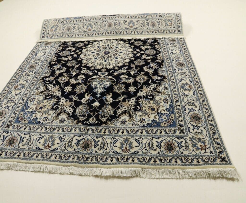 Persian Rug Nain 243 x 163 cm Wool Hand-knotted