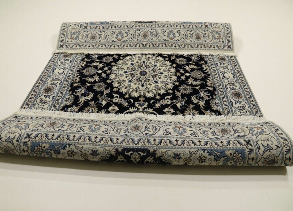 Persian Rug Nain 243 x 163 cm Wool Hand-knotted