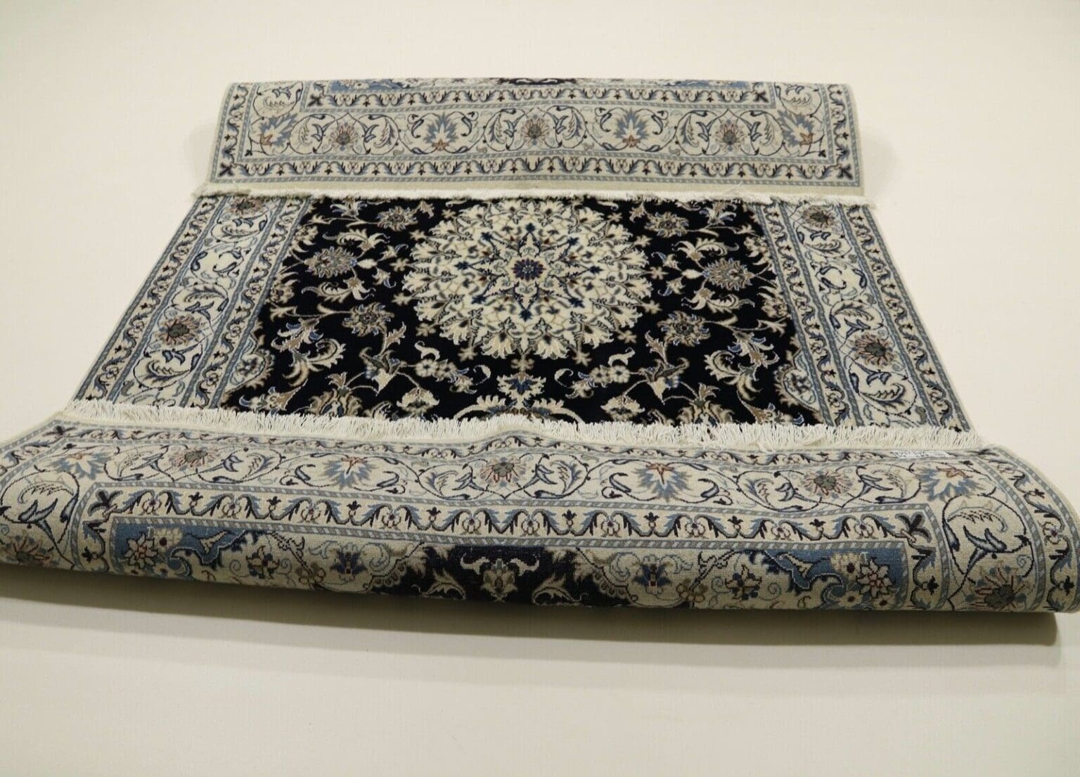 Persian Rug Nain 243 x 163 cm Wool Hand-knotted