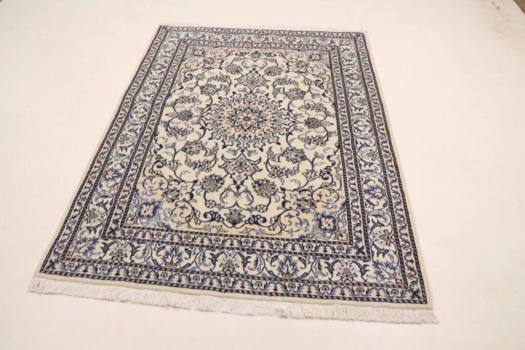 Persian Rug Nain 193 x 150 cm Wool Hand-knotted