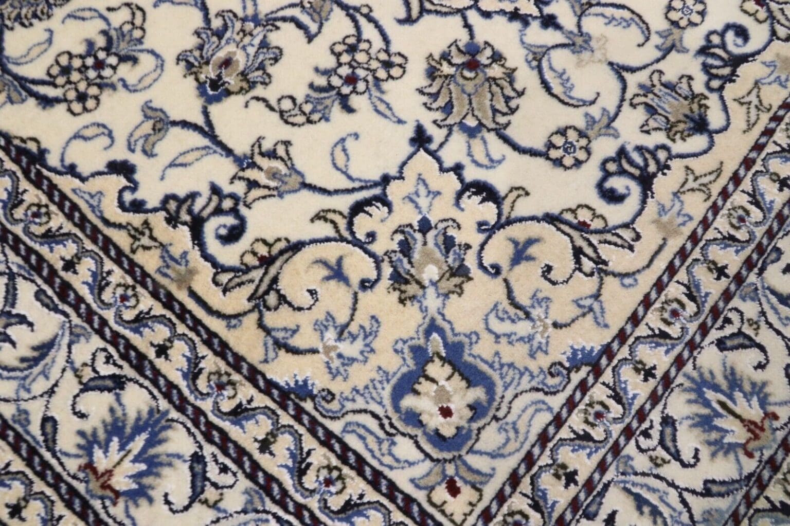 Persian Rug Nain 193 x 150 cm Wool Hand-knotted