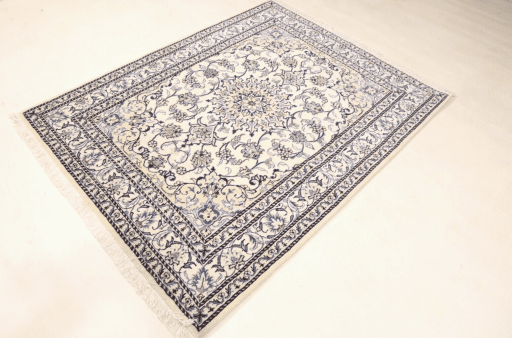 Persian Rug Nain 193 x 150 cm Wool Hand-knotted