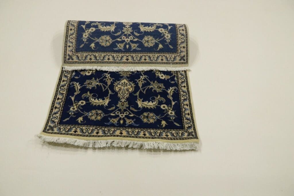 Persian Rug Nain 138 x 88 cm Wool Hand-knotted