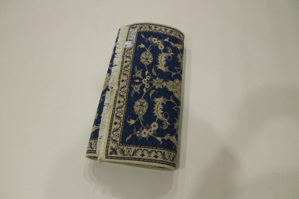 Persian Rug Nain 138 x 88 cm Wool Hand-knotted