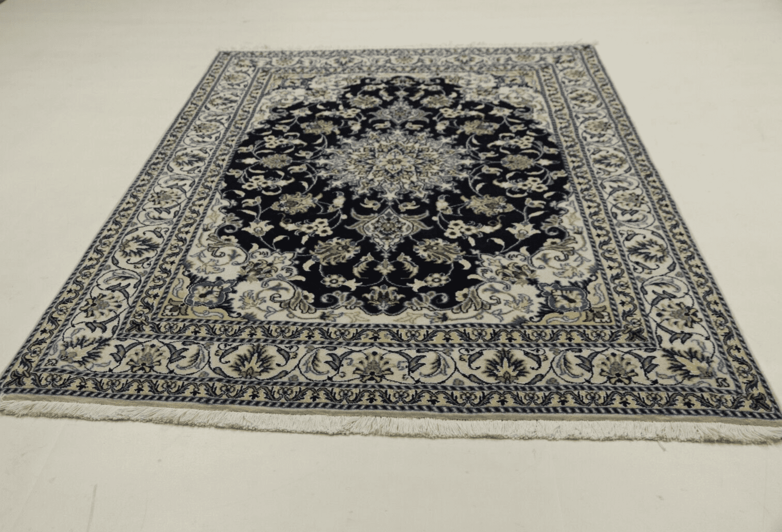 Persian Rug Nain 190 x 154 cm Wool Hand-knotted