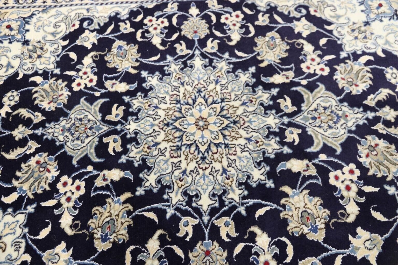 Persian Rug Nain 190 x 154 cm Wool Hand-knotted