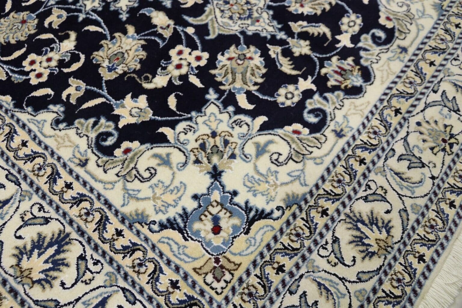 Persian Rug Nain 190 x 154 cm Wool Hand-knotted