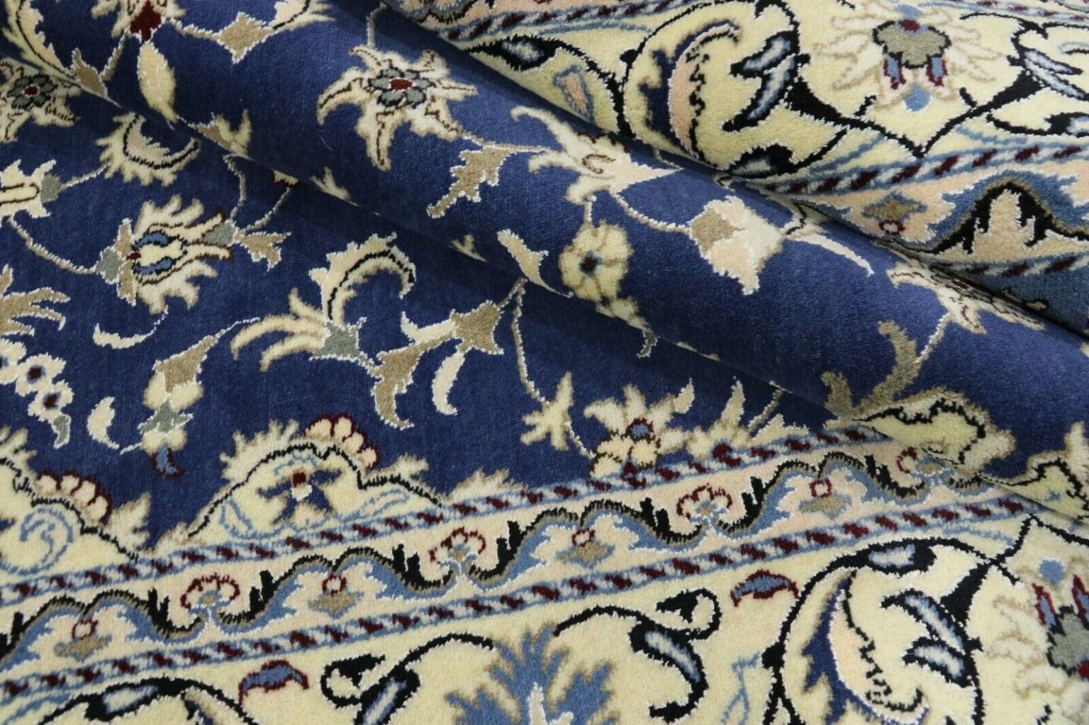 Persian Rug Nain 230 x 169 cm Wool Hand-knotted