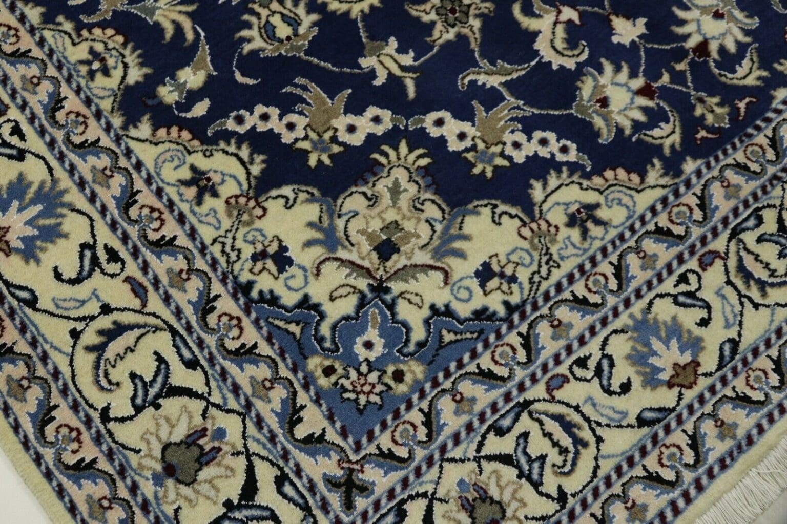 Persian Rug Nain 230 x 169 cm Wool Hand-knotted