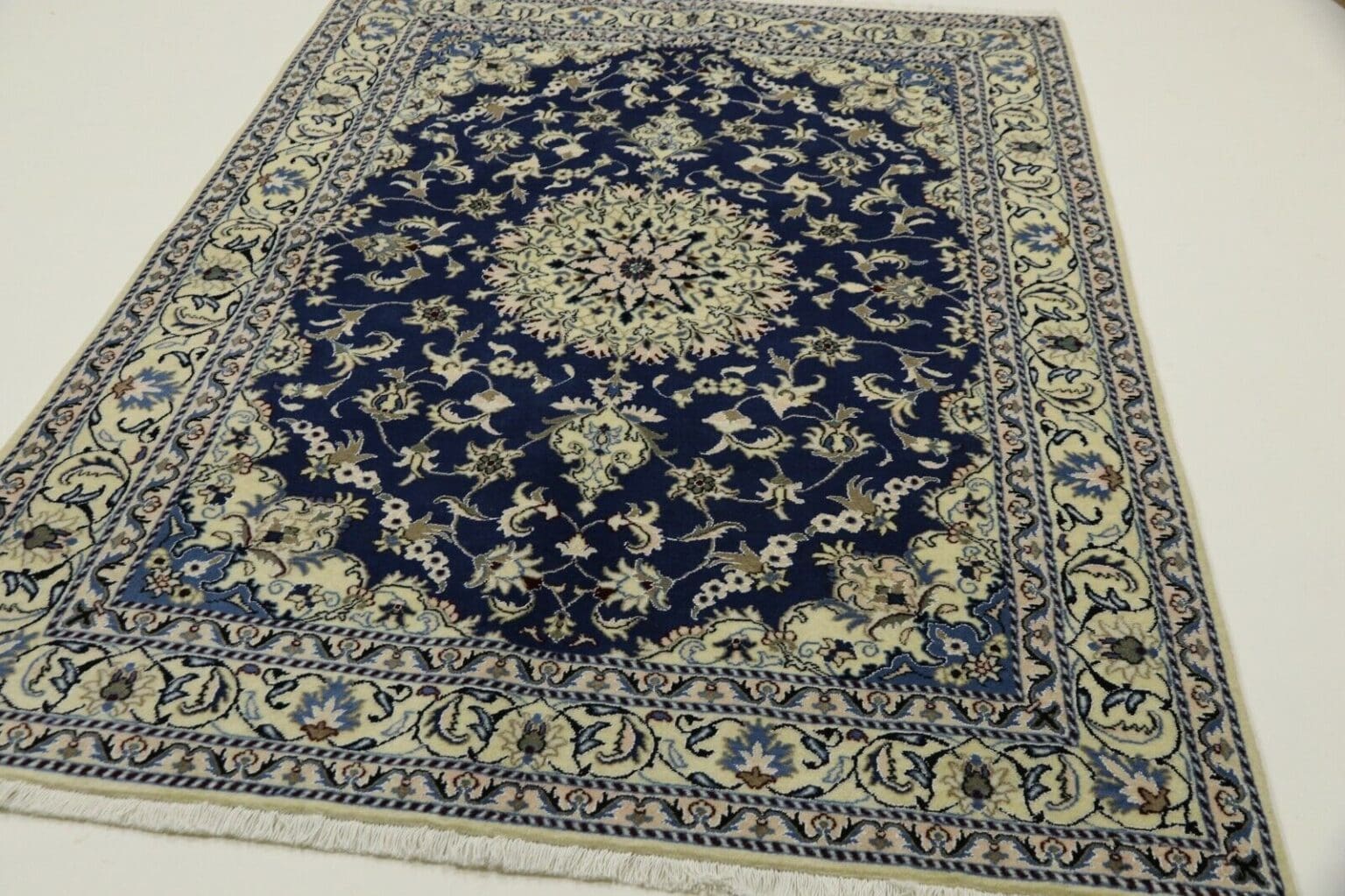 Persian Rug Nain 230 x 169 cm Wool Hand-knotted