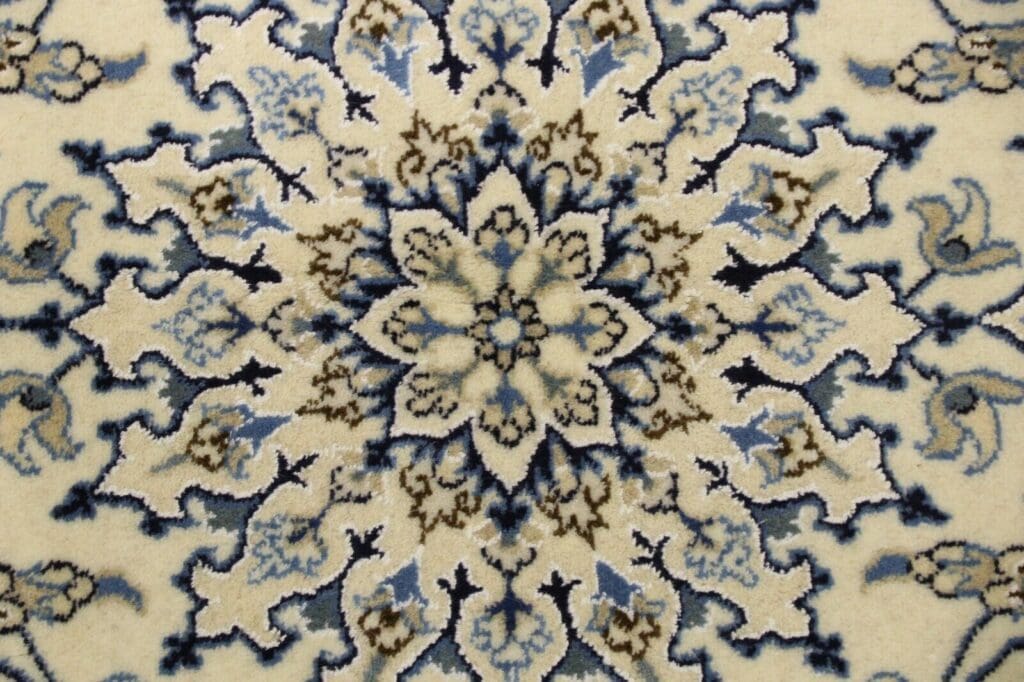Persian Rug Nain 200 x 145 cm Wool Hand-knotted