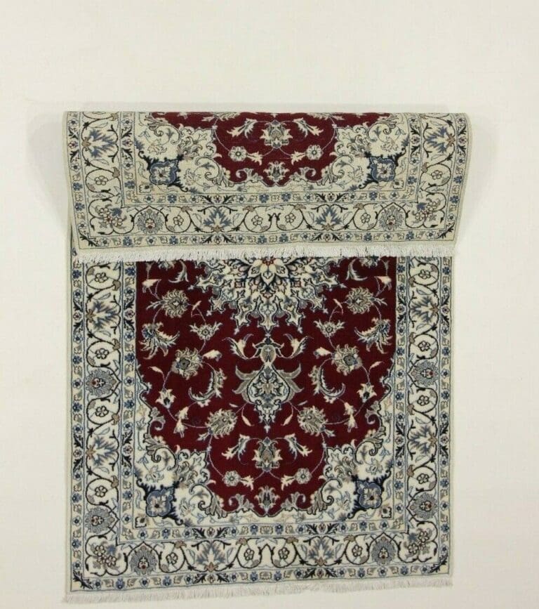 Persian Rug Nain 198 x 122 cm Wool Hand-knotted