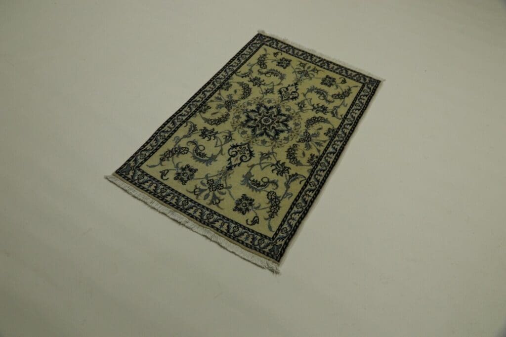 Persian Rug Nain 137 x 86 cm Wool Hand-knotted