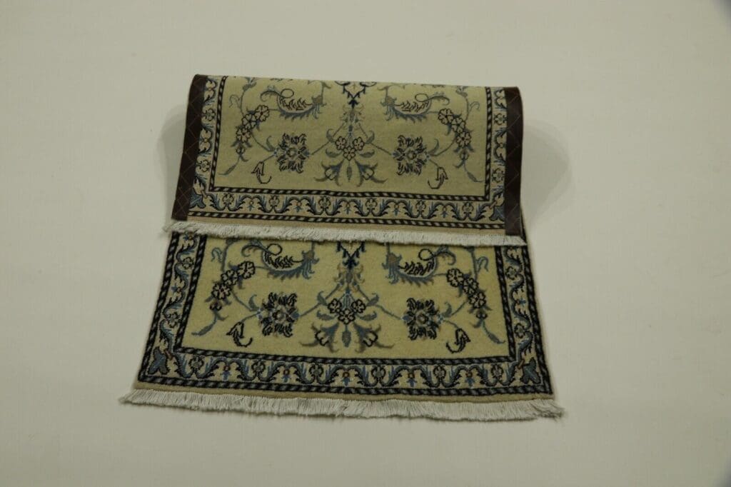Persian Rug Nain 137 x 86 cm Wool Hand-knotted