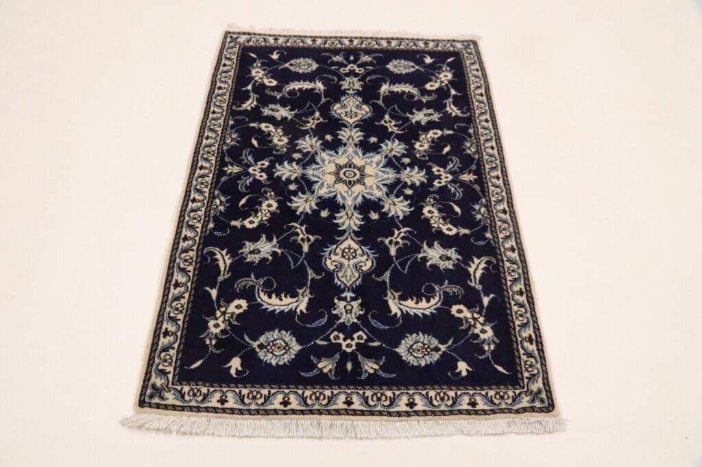 Persian Rug Nain 135 x 92 cm Wool Hand-knotted
