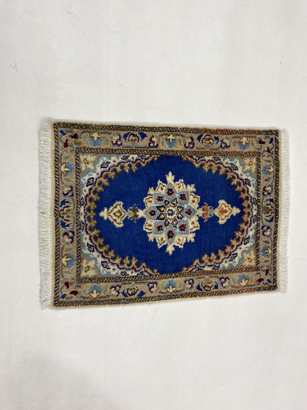 perserteppich-nain-60-x-40-cm-300000-knoten-m-100-wolle-handgeknupft-1 Persian Rug Nain 60 x 40 cm Wool Hand-knotted