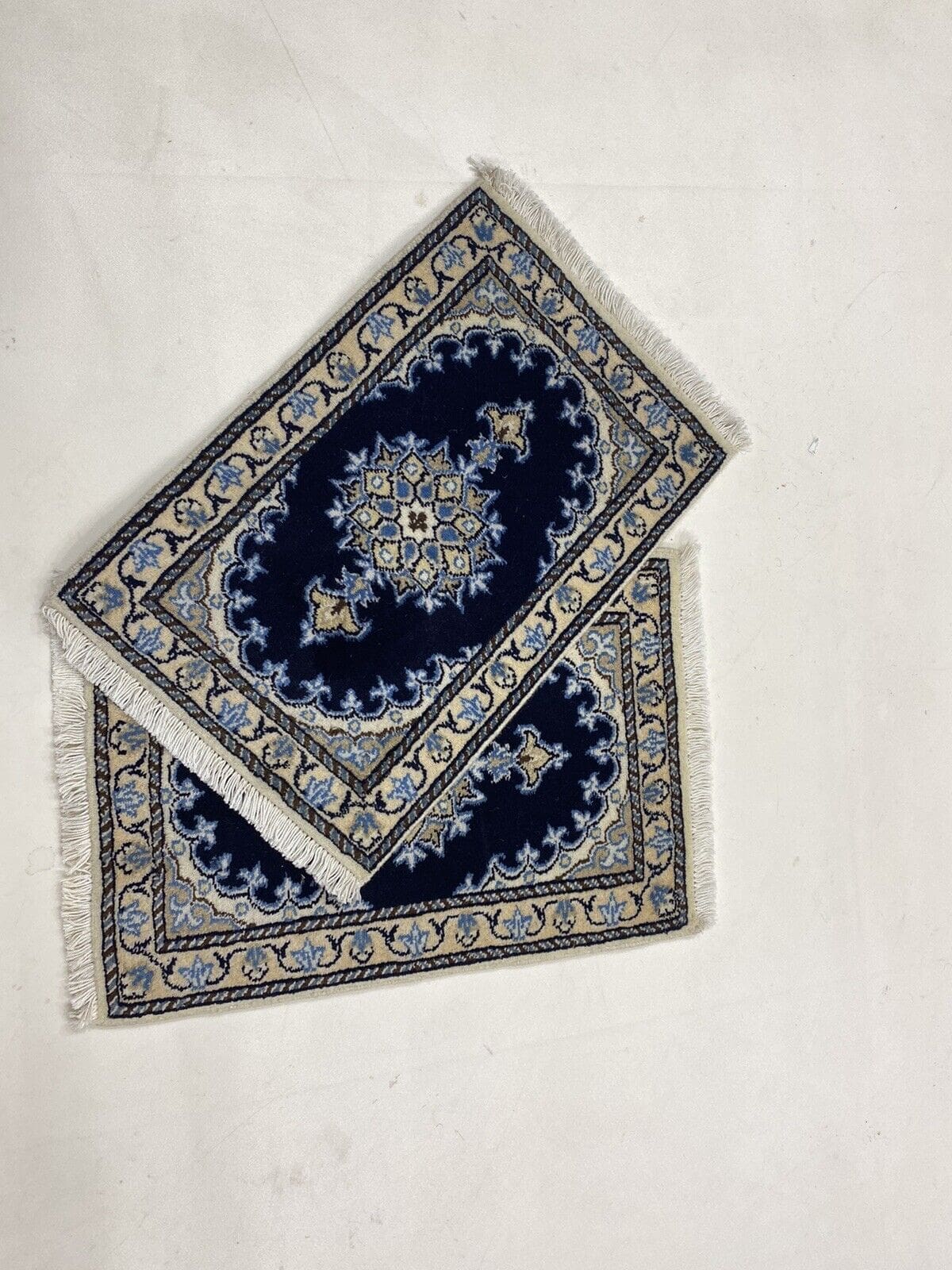 Persian Rug Nain 60 x 40 cm Wool Hand-knotted