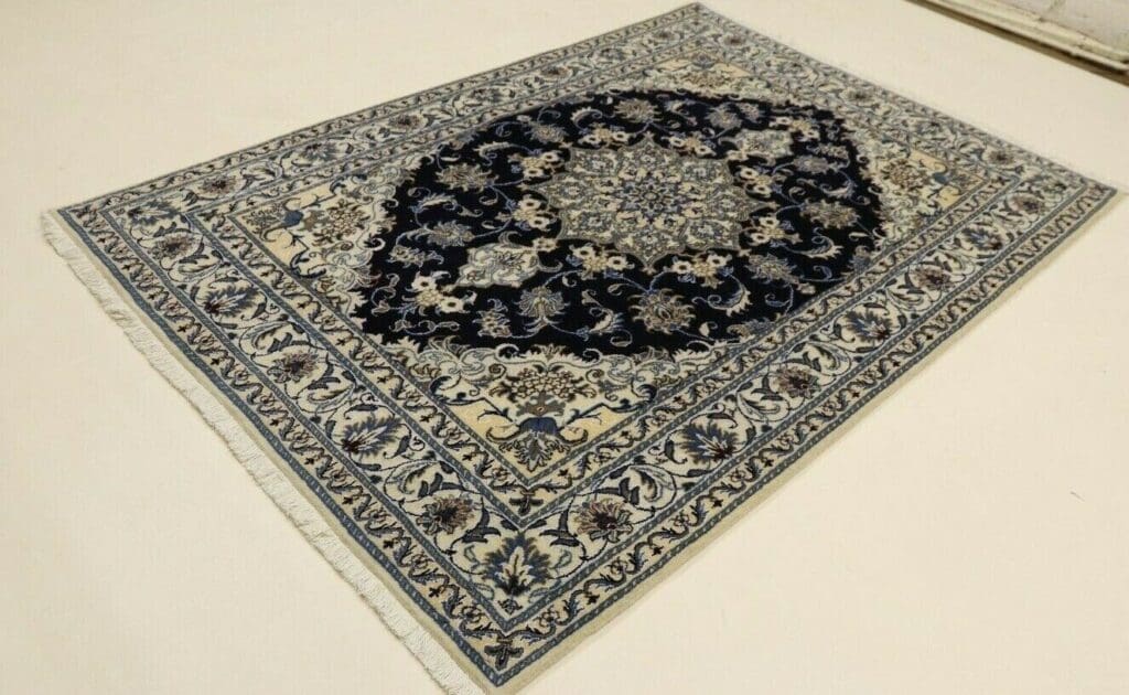 Persian Rug Nain 206 x 147 cm Wool Hand-knotted