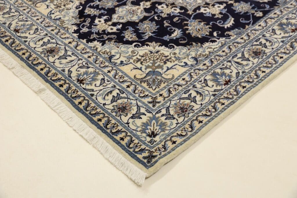 Persian Rug Nain 206 x 147 cm Wool Hand-knotted