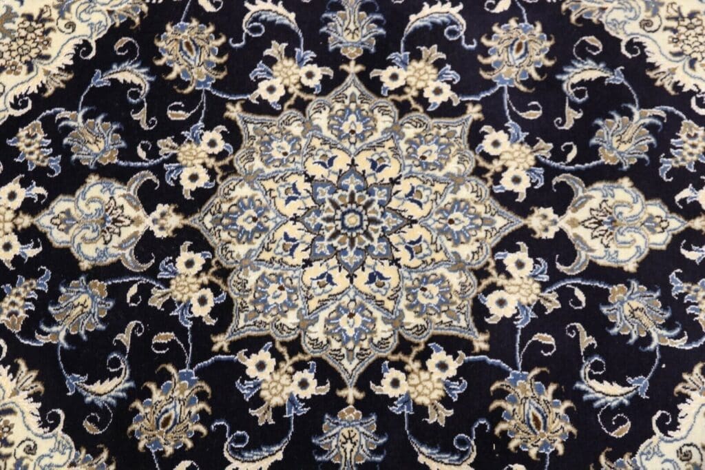 Persian Rug Nain 206 x 147 cm Wool Hand-knotted