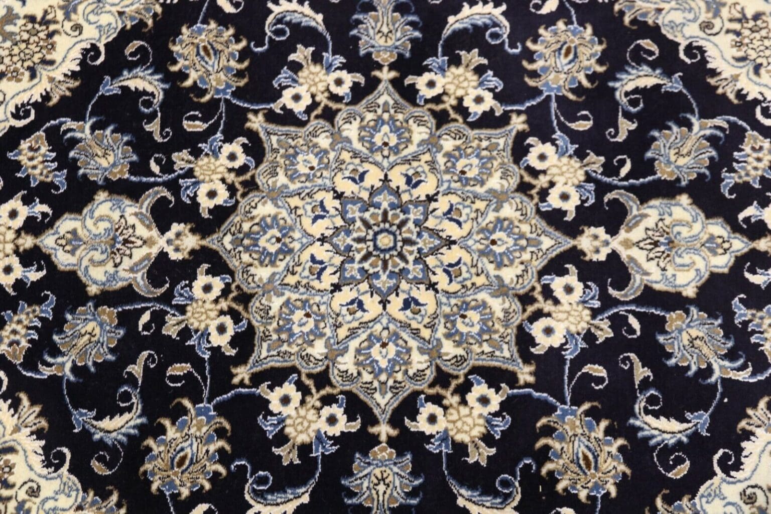 Persian Rug Nain 206 x 147 cm Wool Hand-knotted