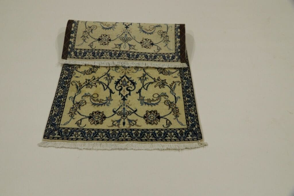 Persian Rug Nain 137 x 91 cm Wool Hand-knotted